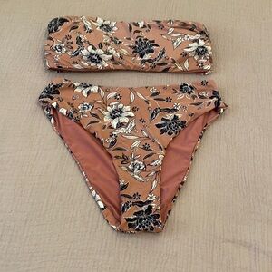 ENVYA Bikini top & bikini bottom. Size M . Very good condition